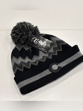 Aksels Adult Colorado Zig Zag Beanie Hat NWT Black Grey Ski Snowboard Snow